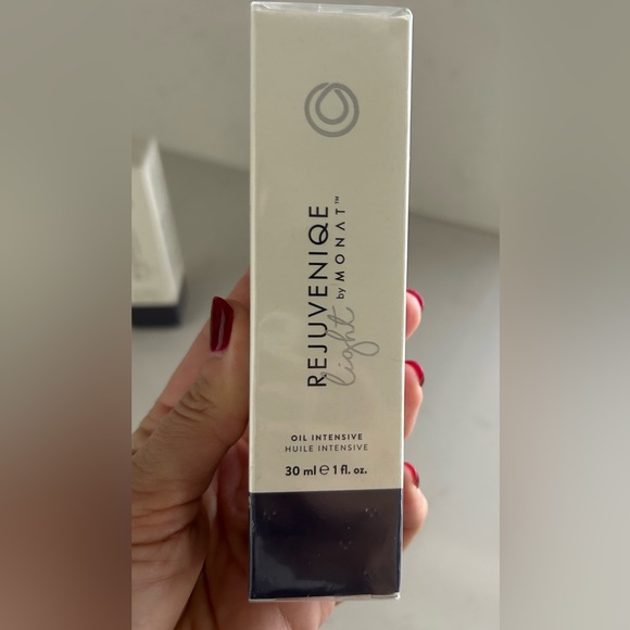 NIB Monday 3 pc set: (2) Rejuvenique Light & Sun Veil (1) - Picture 3 of 5